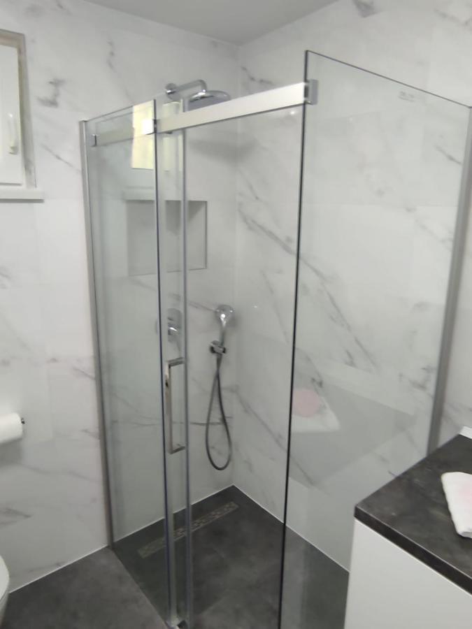 Apartman Koko With Private Jacuzzi Makarska Exterior photo